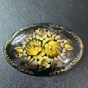 286- Vintage Black Oval Signed Russian Brooch Gold and Yellow Script